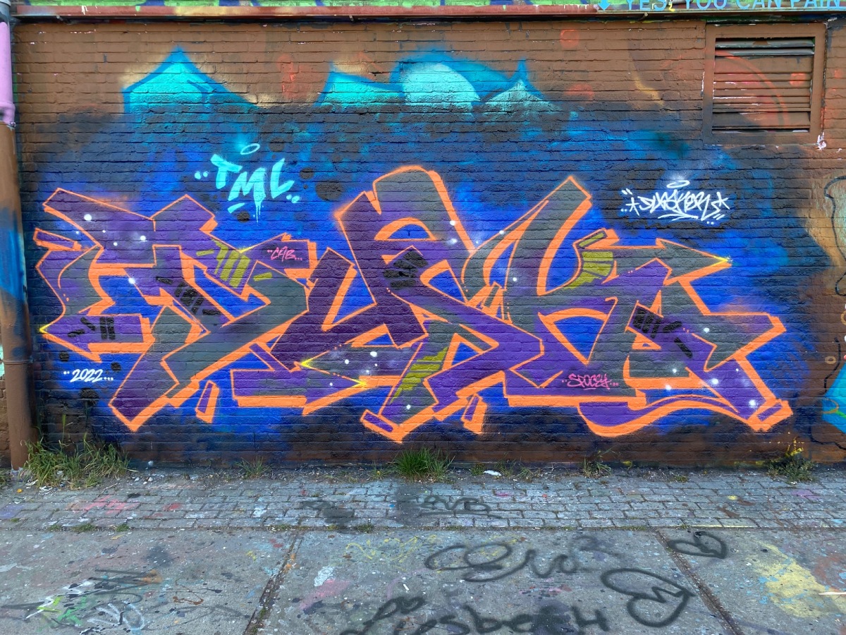 dusk, graffiti, amsterdam